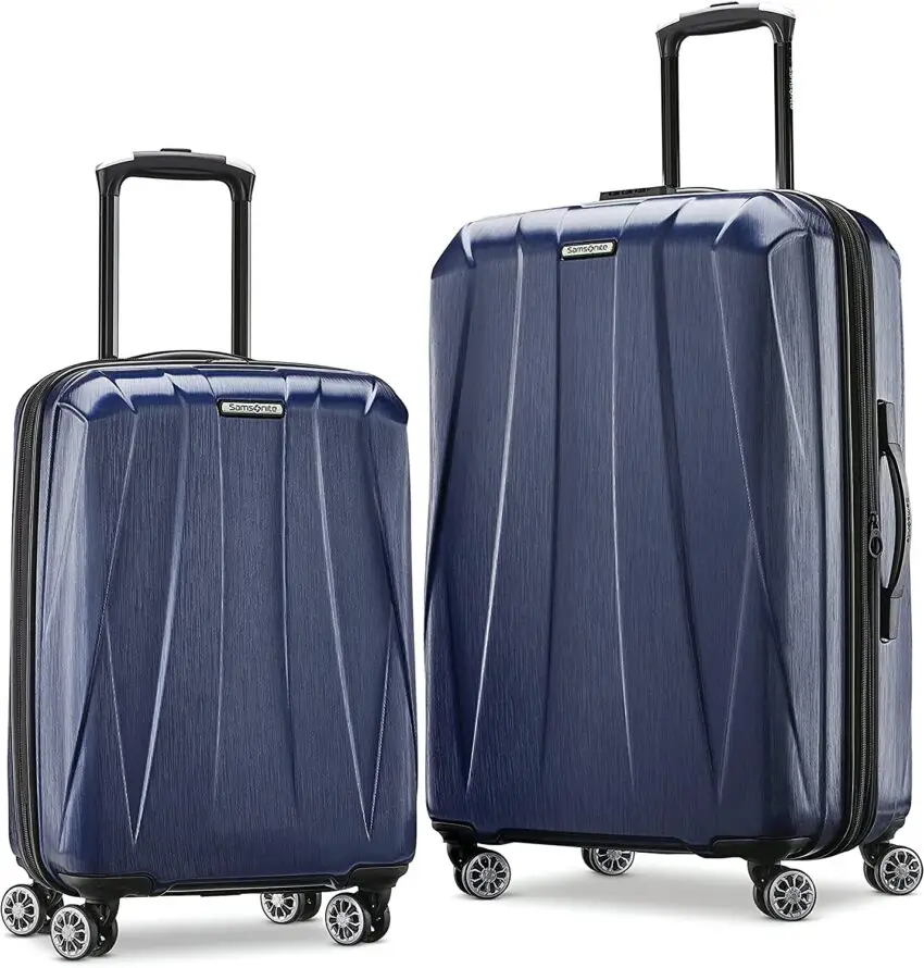 2-Wheel vs 4-Wheel Luggage: Which One Should You Choose? - MyTravelsGuide